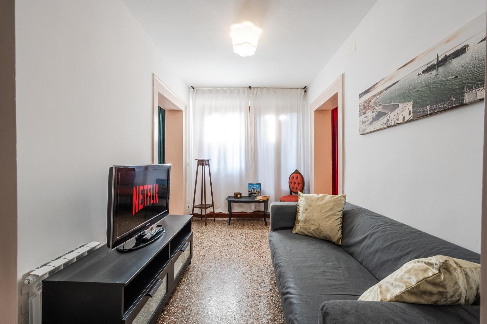 Queen Carlotta Apartament *
