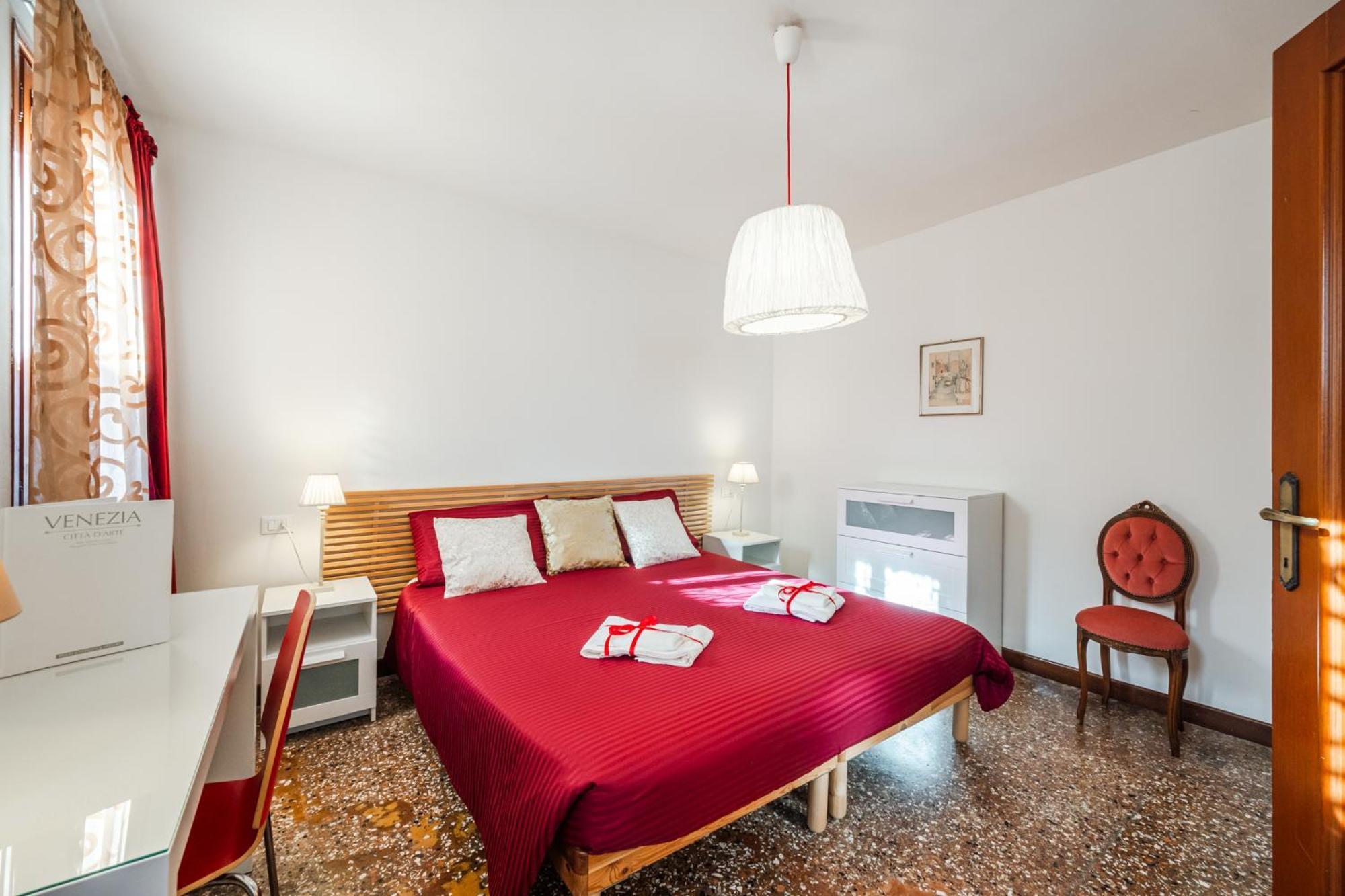 Queen Carlotta Apartament